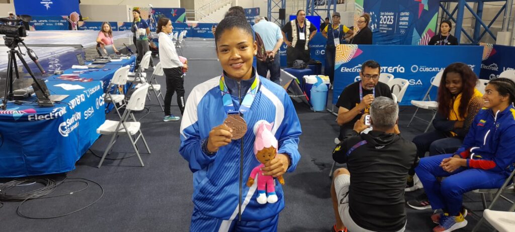 Brenda Bailey, en lucha, suma quinto bronce para Honduras