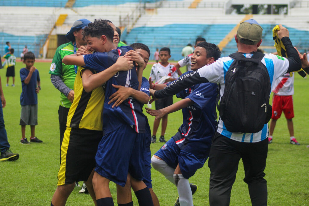 Exitoso torneo de fútbol escolar realizado en la Capital Industrial Exitoso torneo de fútbol escolar realizado en la Capital Industrial