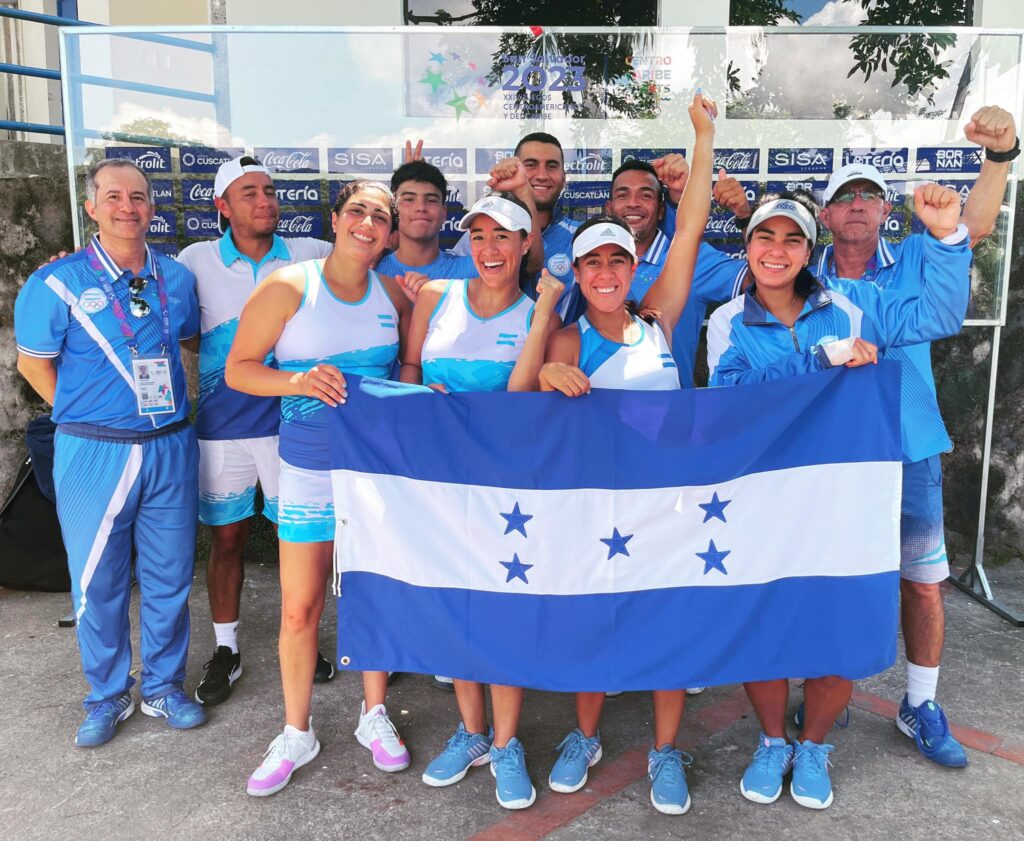 Oscuro de Honduras en Lucha y Tenis en San Salvador 2023