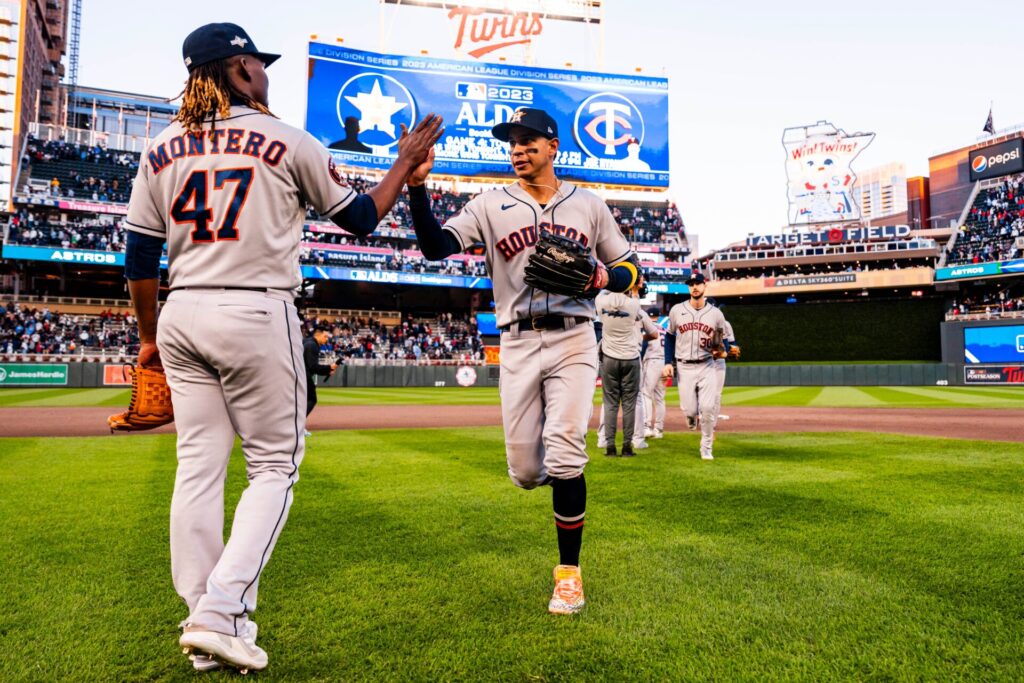 Astros cerca de la Serie de Campeonato de la Americana. Dubón con dos hits