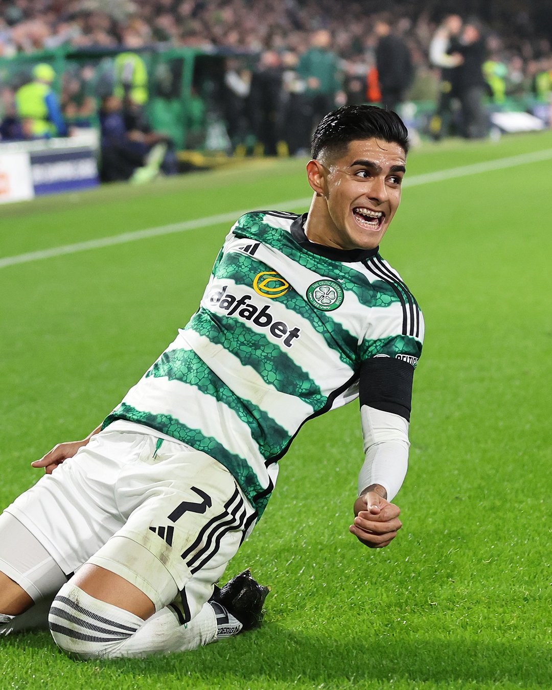 Luis Palma hace historia y marca en Champions League con Celtic Luis Palma hace historia y marca en Champions League con Celtic