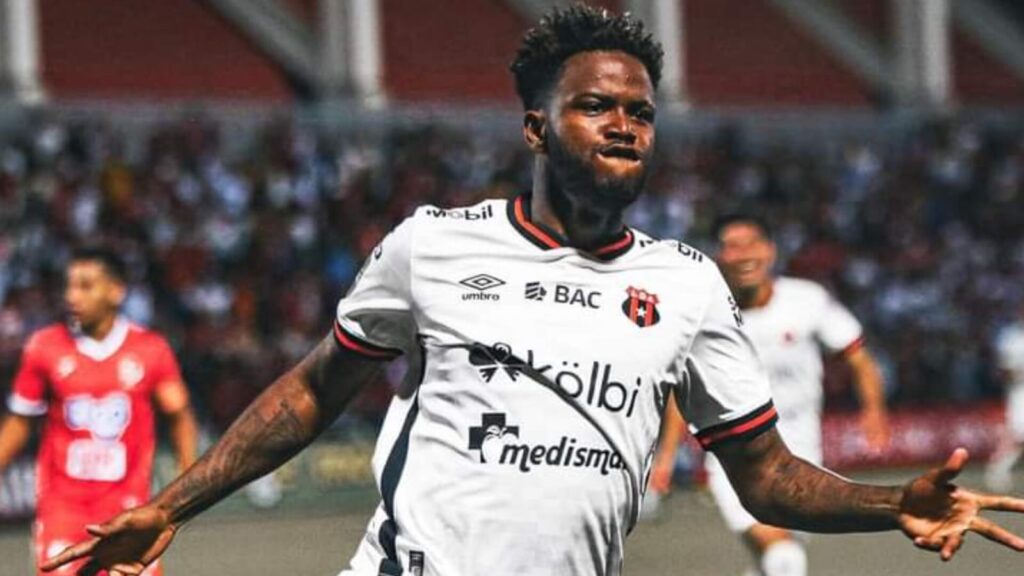 Alajuelense vence sin problemas al Real Estelí en la ida de la Copa Centroamérica