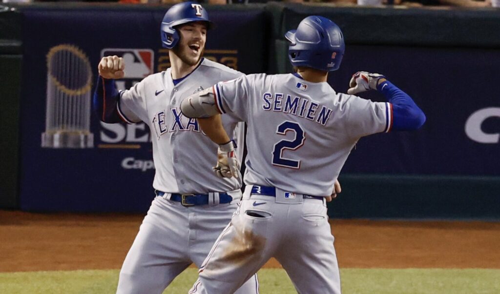 Los Rangers a un juego de coronarse campeones de la Serie Mundial