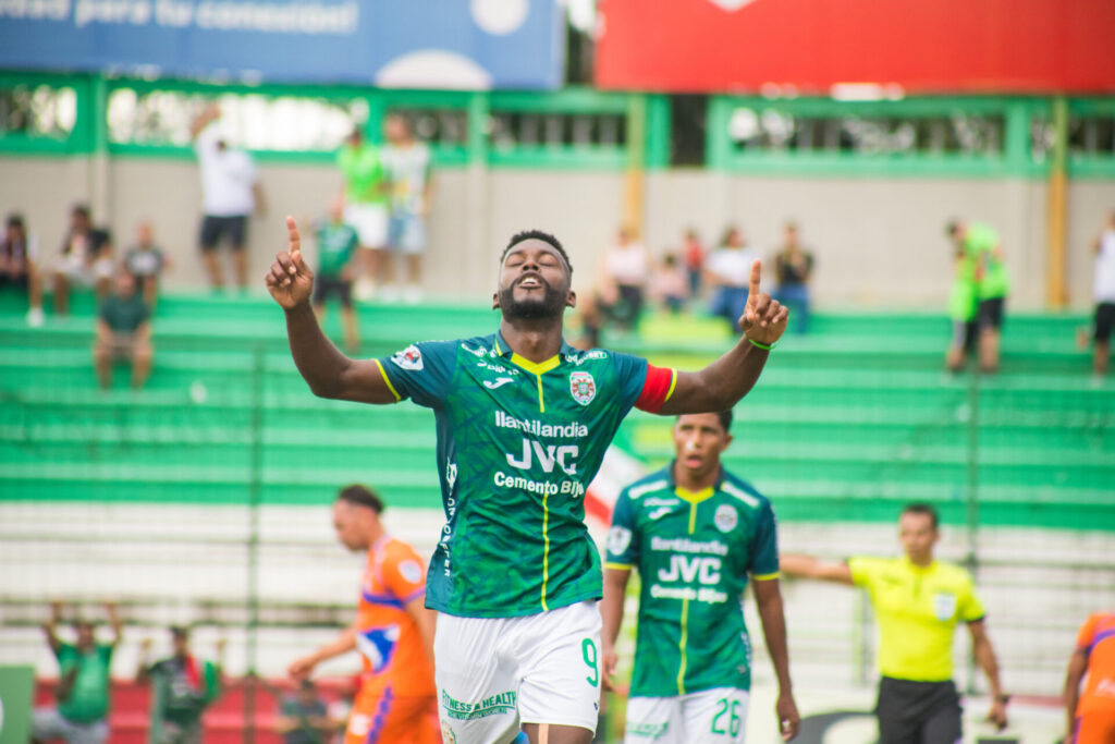 Marathón celebra su 98 aniversario goleando a Lobos