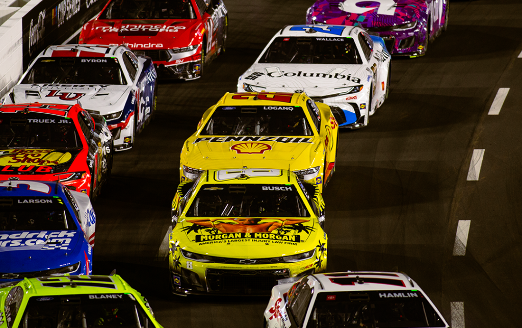 Denny Hamlin ganó en LA Coliseum la Busch Light Clash de la NASCAR