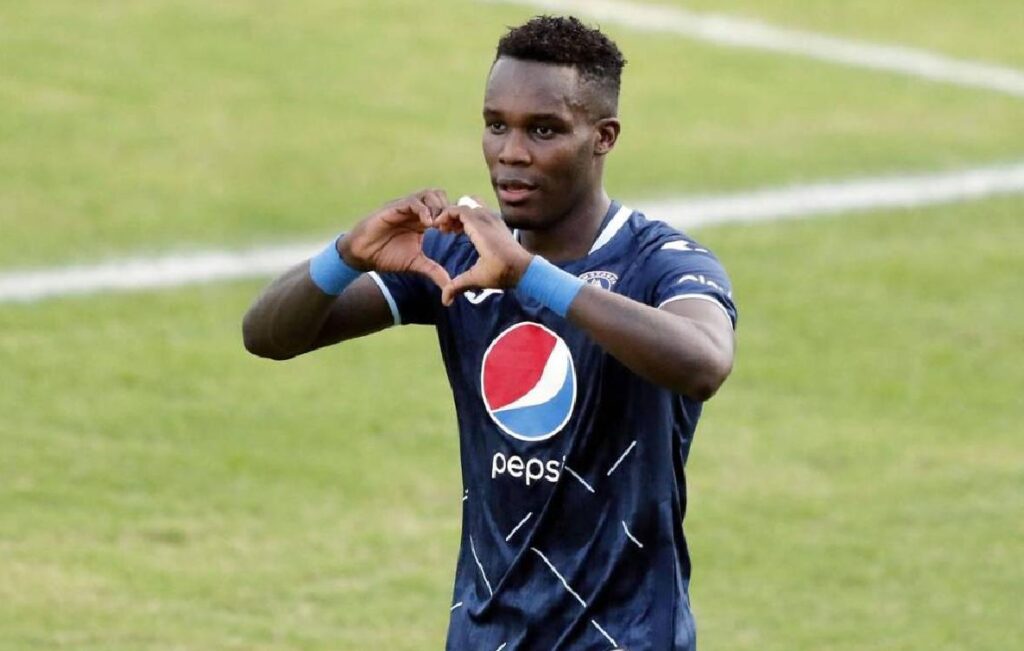 Rubilio Castillo, a un juego de pisar los engramados de la liga nuevamente