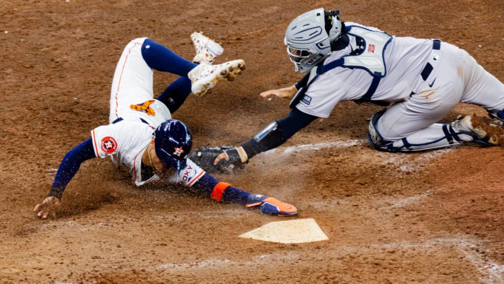 Los Astros pierden juego inaugural con Dubón dando qué hablar