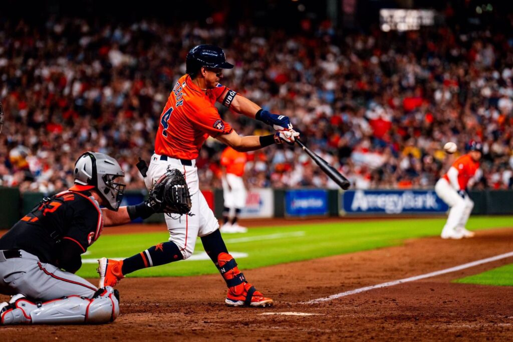 Y ya son 14 de Dubón. Astros receta paliza a los Orioles