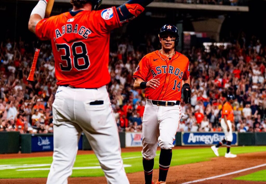 Mauricio Dubón clave en el triunfo de Astros. Framber vuelve a brillar