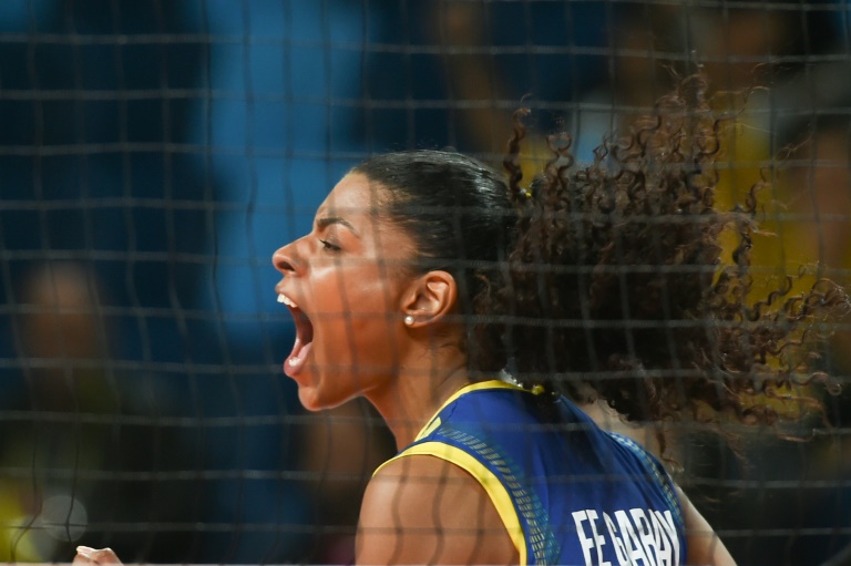 La brasileña Fernanda Garay Rodrigues el 10 de junio de 2016 durante un partido contra Japón en Rio de Janeiro / AFP / Yasuyoshi Chiba