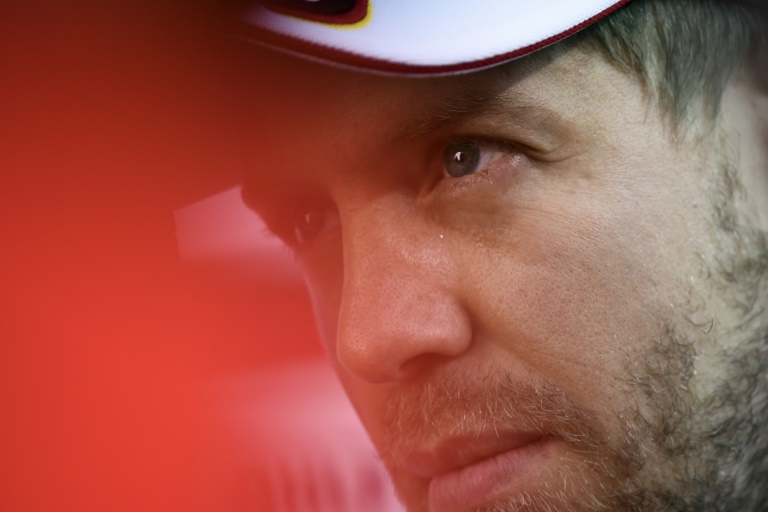 El piloto de la escudería Ferrari Sebastian Vettel ofrece una rueda de prensa el 2 de marzo de 2016 en el Circuit de Catalunya, en Montmeló, a las afueras de Barcelona, durante los ensayos de pretemporada de Fórmula 1 / AFP / Josep Lago