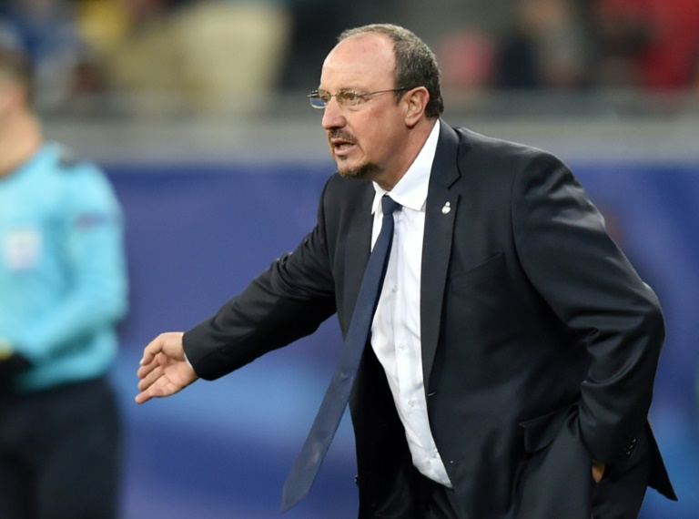 El técnico Rafa Benítez dirige al Real Madrid el 25 de noviembre de 2015 ante el Shakhtar Donetsk en Ucrania / AFP / Sergei Supinsky