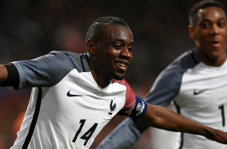 El mediocampista francés Blaise Matuidi celebra un gol ante Holanda en un partido amistoso internacional disputado el 25 de marzo de 2016 en Amsterdam / AFP / FRANCK FIFE